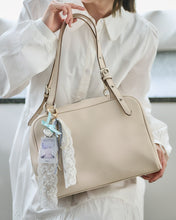 画像をギャラリービューアに読み込む, フラップボストンバッグ（Beige）｜MARSLY（マーズリー）
