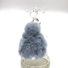 画像をギャラリービューアに読み込む, ベビーアルパカの天然皮革 ペンギン ぬいぐるみチャーム｜ペルー職人手仕事・一点もの
