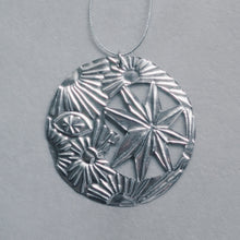 画像をギャラリービューアに読み込む, Metal Embossed Ornament - Moon -｜SZIAOREO ARTWORKS（シアオレオアートワークス）
