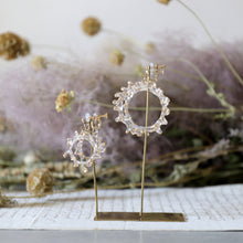 画像をギャラリービューアに読み込む, crown of baby's breath -mini single- (white/gold)（ピアス/イヤリング）｜FT2 works（エフティーツーワークス）
