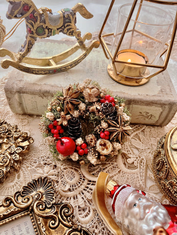 flowers luciole 小さな木ノ実のクリスマスリース｜flowers luciole（フラワーズ　ルシオール）