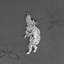 画像をギャラリービューアに読み込む, 鳥獣戯画「烏帽子猫(えぼしねこ)」工芸キーホルダー ステンレスチャーム仕様｜metallico （メタリコ）
