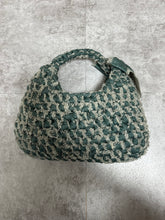 画像をギャラリービューアに読み込む, triangle denim fringe ribbon bag large / green｜GONGON.crochet（ゴンゴンクロシェ）

