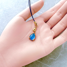 画像をギャラリービューアに読み込む, 色が変わる宝石ストラップ　アジサイ石「アジサイの雫」　14×10mm｜atelier ShowKer（アトリエショーカー）
