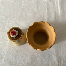 画像をギャラリービューアに読み込む, 陶器のプリン印鑑入れ｜とうげい hanaga（トウゲイ　ハナガ）
