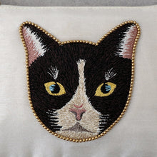 画像をギャラリービューアに読み込む, キャット刺繍フラットポーチ 17×13cm｜猫とイチオクノホシ（ネコトイチオクノホシ）
