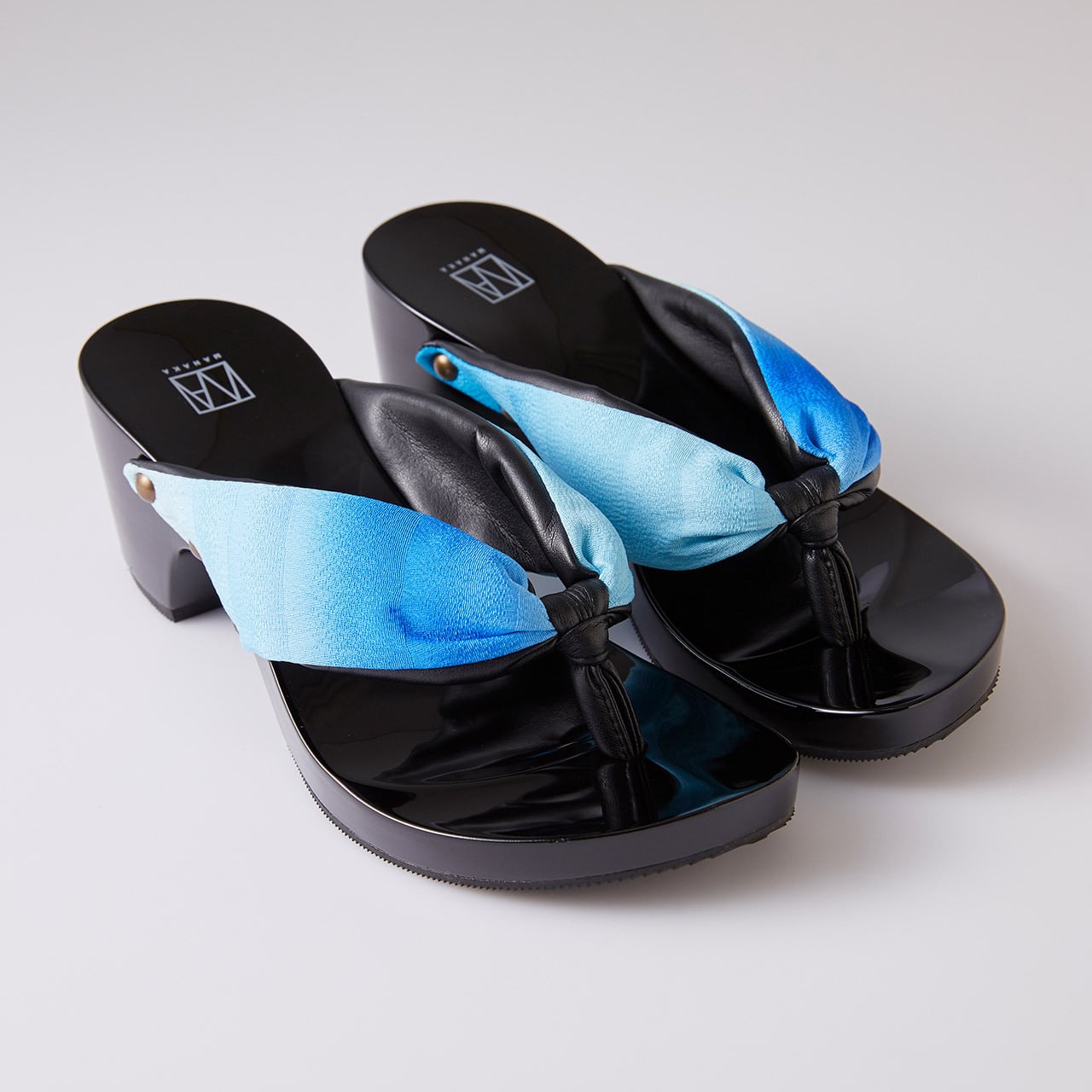 丹後ブルーヒール下駄：6.5cmヒール｜MANAKA（マナカ）