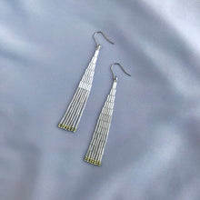 画像をギャラリービューアに読み込む, シルバーのロングビーズフリンジピアス｜Ahki Beadwork（アーキービーズワーク）
