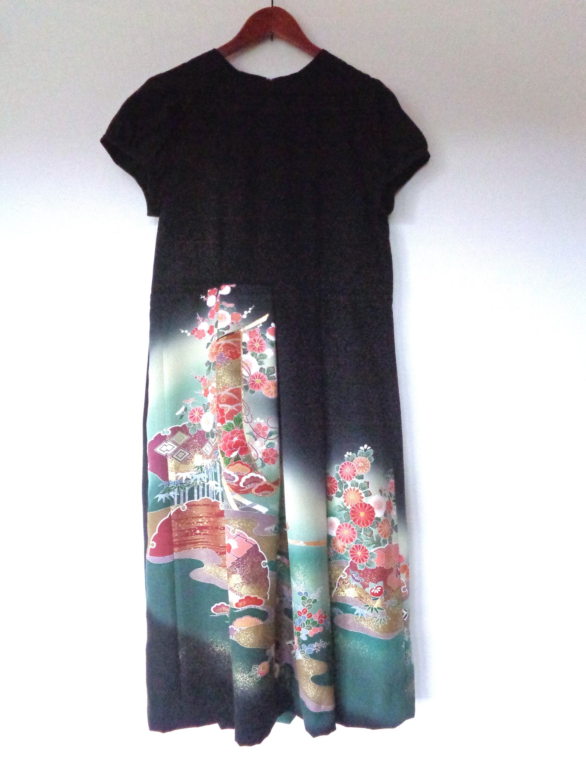 几帳 牡丹 糸目刺繍 黒留袖から 半袖 タックワンピース 9号 M 裏地付き 