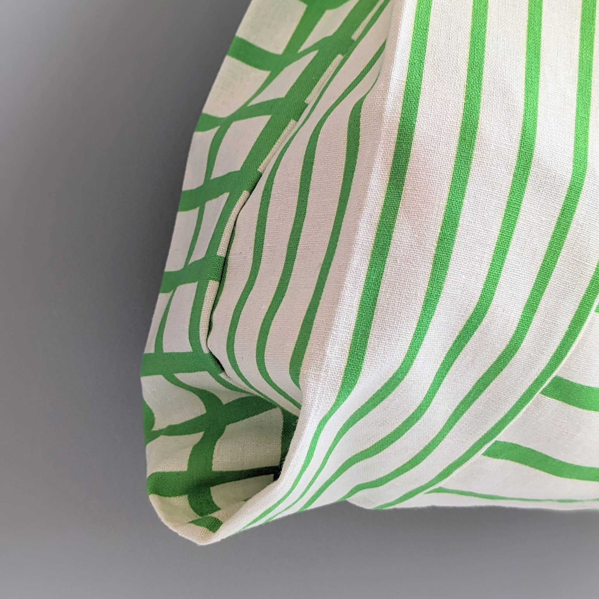 ハンドメイドとも 作家オリジナル生地でつくった肩掛けアシメフリルバッグ