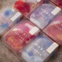 画像をギャラリービューアに読み込む, 冬限定宝石石鹸｜森石鹸（モリセッケン）
