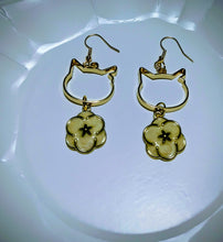 画像をギャラリービューアに読み込む, 猫耳カットと花モチーフピアス｜mimine（ミミンヌ）
