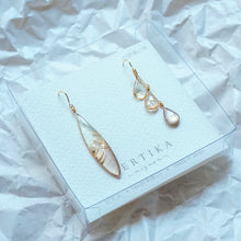 画像をギャラリービューアに読み込む, 白昼夢の雫｜ピアス｜イヤリング｜ホワイト｜ベージュ｜アシンメトリー｜PERTIKAmignon（ペルチカミニョン）
