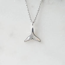 画像をギャラリービューアに読み込む, マザーオブパール クジラテール ネックレス（シルバー925／ロジウムプレーティング）｜SMUK（スムーク）

