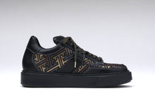 画像をギャラリービューアに読み込む, 西陣織×本革スニーカー　紗綾型文様(黒)｜KAVKIMONO（カブキモノ）
