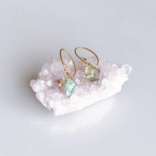 画像をギャラリービューアに読み込む, アバロンシェル × クリスタル水晶のオーロラカラーピアス/イヤリング｜SAKURA jewelry（サクラジュエリー）
