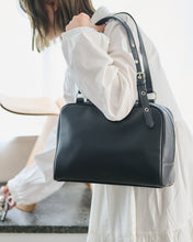 画像をギャラリービューアに読み込む, フラップボストンバッグ（Black）｜MARSLY（マーズリー）
