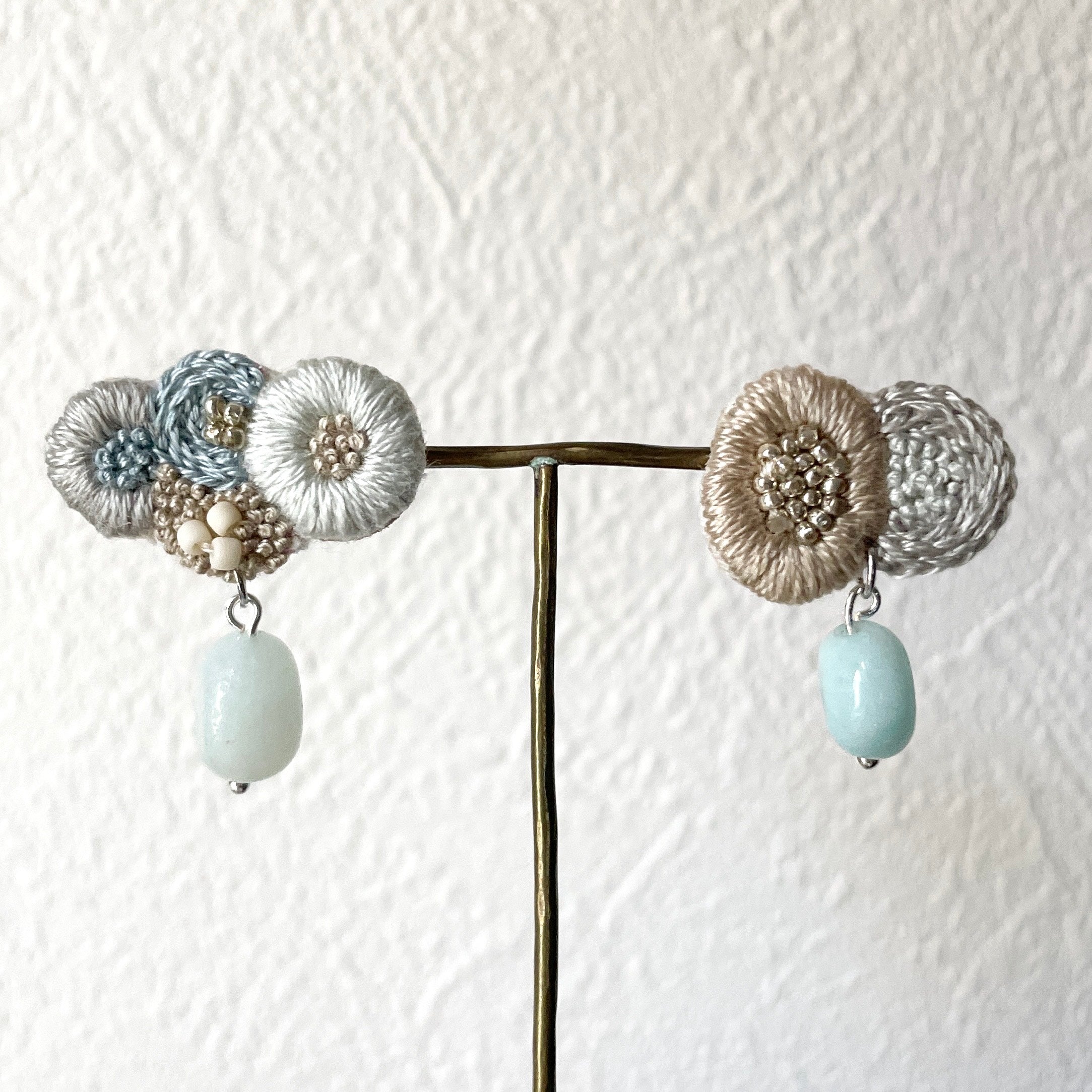 たゆたう輪郭をなぞる.刺繍ピアス.刺繍イヤリング｜cheese（チーズ）