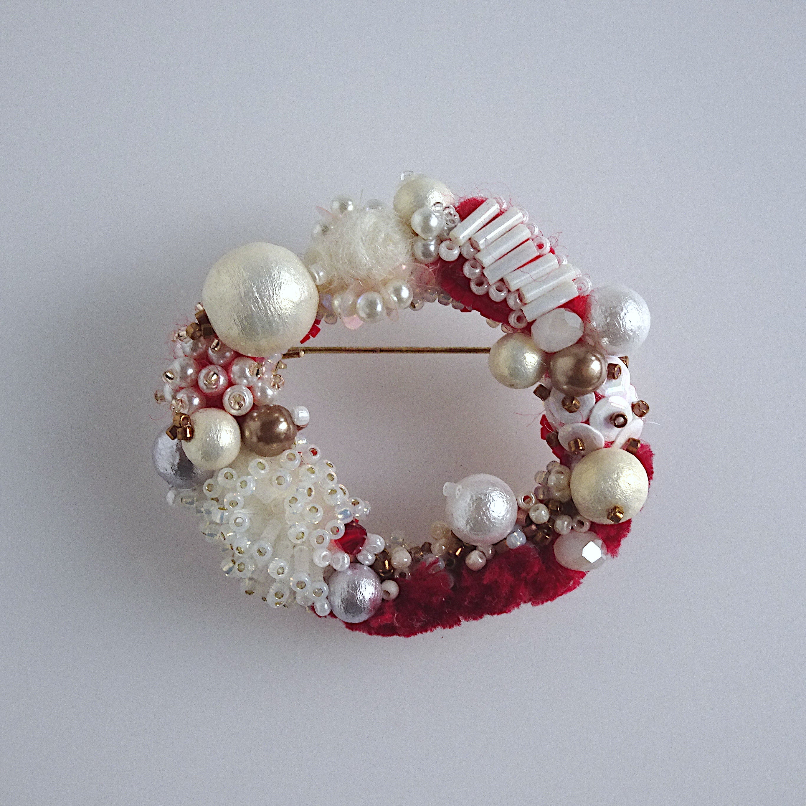 コロニーリースブローチ//ワインレッド｜hanmmmo（ハンモ）