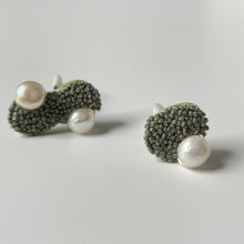 画像をギャラリービューアに読み込む, unbalance.刺繍ピアス.刺繍イヤリング｜cheese（チーズ）
