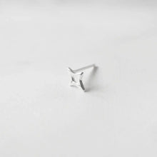 画像をギャラリービューアに読み込む, アシンメトリースター スタッドピアス（シルバー925）｜SMUK（スムーク）
