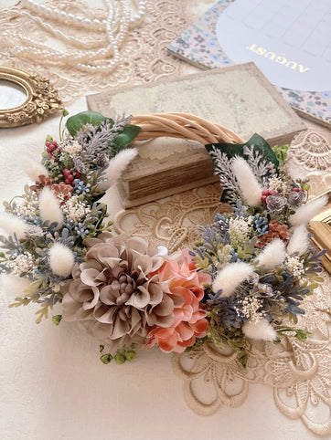 flowers luciole リーフとダリアのフラワーリース｜flowers luciole（フラワーズ　ルシオール）
