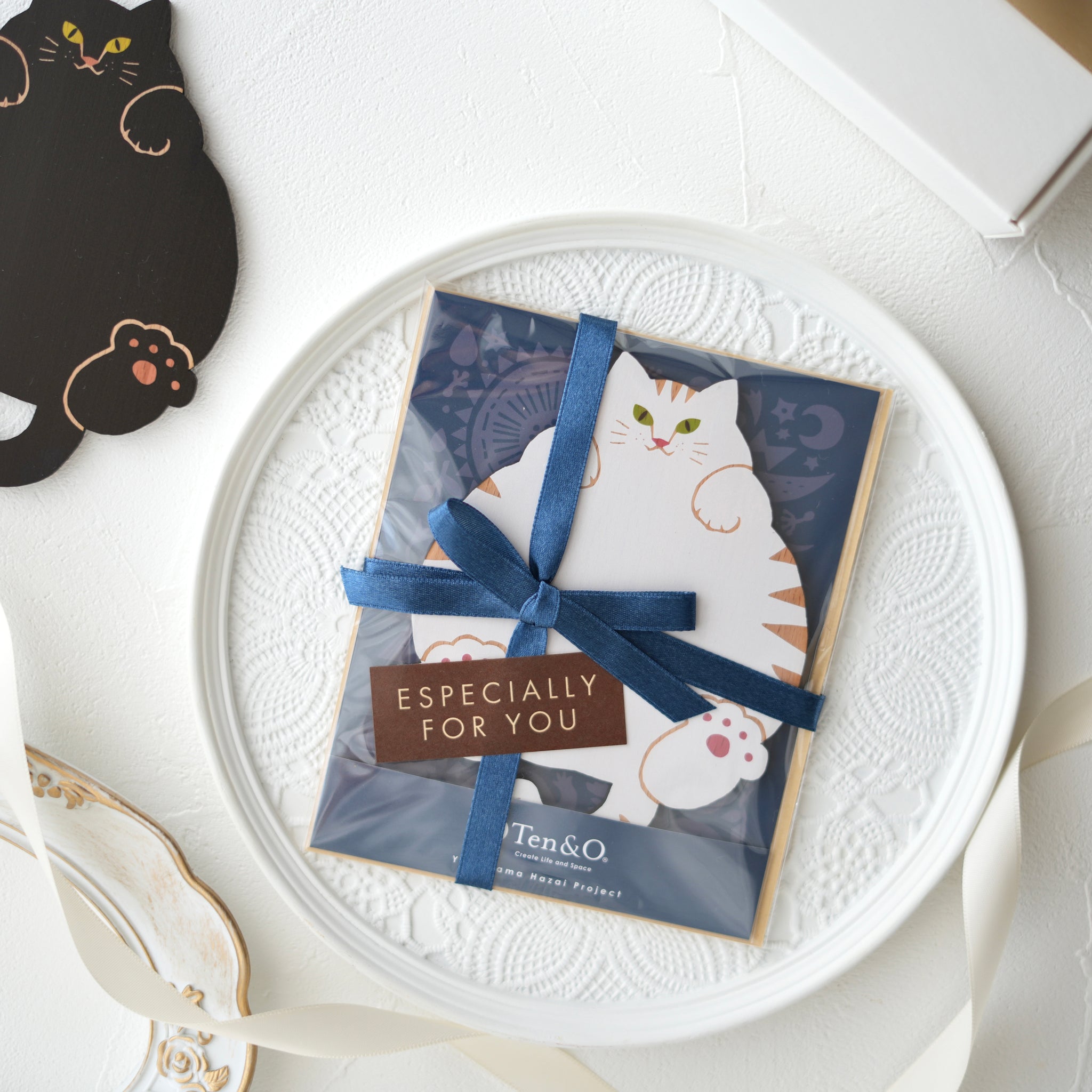 木製コースター・猫雑貨【ねこまみれ 腹見せ】｜Ten＆O Art+Craft