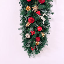 画像をギャラリービューアに読み込む, 【クリスマスガーランド】 赤とゴールドの華やかな 縦長スワッグ 壁飾り クリスマスインテリア 冬の贈り物 ギフト  プリザーブドフラワー｜Luana Mally（ルアナ　マリー）
