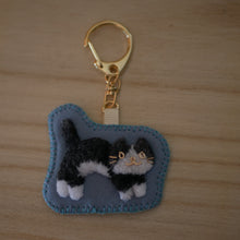 画像をギャラリービューアに読み込む, 和み猫のキーホルダー　はちわれ　まるのび｜Little Plum（リトルプラム）
