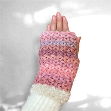 画像をギャラリービューアに読み込む, グラデーションピンクのお花いっぱいハンドウォーマー｜M&#39;S  CROCHET（エムズクロシェット）
