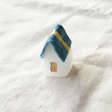 画像をギャラリービューアに読み込む, おかえり｜ガラスと草木染め刺繍の小さなオブジェ｜misaki kotori glass and thread（ミサキコトリグラスアンドスレッド）
