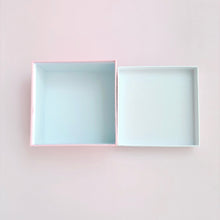 画像をギャラリービューアに読み込む, リバティ生地でドレスアップした捨てないギフトボックス（小物入れ兼用）｜ｏｋｕｒｕ（オクル）
