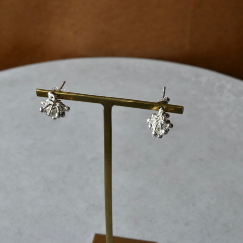 YEAH.JAPAN つぶつぶカレンシルバーピアス｜YEAH.JAPAN（イエアジャパン）