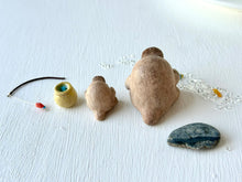 画像をギャラリービューアに読み込む, 釣り好きカモノハシさん親子｜手ノヒラ堂（テノヒラドウ）
