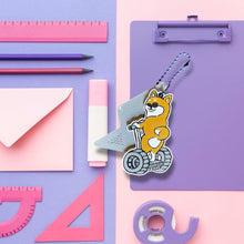 画像をギャラリービューアに読み込む, 自由すぎる柴犬たちのキーホルダー｜yoshie moriuchi ARTWORKS（ヨシエモリウチアートワークス）
