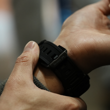 画像をギャラリービューアに読み込む, Apple Watch Band FORTRESS-003 - Black Black｜Bandee Joy（バンディージョイ）
