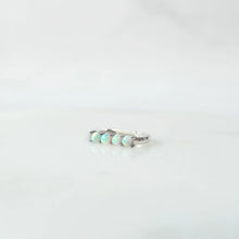 画像をギャラリービューアに読み込む, オパールツインクルカーブハギーピアス（シルバー925／ロジウムプレーティング）｜SMUK（スムーク）
