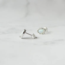 画像をギャラリービューアに読み込む, オパール スタッドピアス（シルバー925／ロジウムプレーティング）｜SMUK（スムーク）
