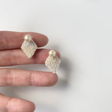 画像をギャラリービューアに読み込む, euphoria〜多幸感～.刺繍ピアス.刺繍イヤリング｜cheese（チーズ）
