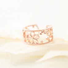 画像をギャラリービューアに読み込む, 桜舞う透かしのオープンリング｜poonys（プーニーズ）
