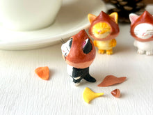 画像をギャラリービューアに読み込む, 栗をかぶった（白黒）｜手ノヒラ堂（テノヒラドウ）
