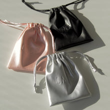 画像をギャラリービューアに読み込む, leather gift bag カラーはランダムとなります｜LUNACHIC（ルナシック）
