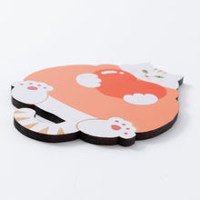 画像をギャラリービューアに読み込む, 猫雑貨・木製プレート＆コースター【ねこまみれ　推し色　赤】｜Ten＆O Art+Craft（テンアンドオー　アートクラフト）
