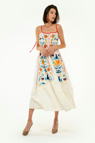 Ukrainian Embroidery Wear ”Mavka” 紐付き刺繍入りワンピース｜Ukrainian Embroidery Wear ”Mavka”（ウクライナシシュウノアパレル　マウカ）