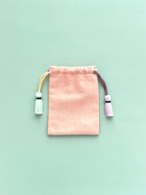 画像をギャラリービューアに読み込む, 伸びをするネコ・ロイの首飾り｜maltamarie（マルタマリエ）
