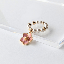 画像をギャラリービューアに読み込む, イヤーカフ イヤカフ 桜 パール ゴールド おしゃれ シンプル プレゼント ギフト｜orie（オリエ）
