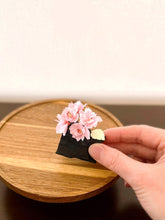 画像をギャラリービューアに読み込む, 心包む桜：炭オブジェ｜櫂の炭（カイノスミ）
