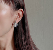 画像をギャラリービューアに読み込む, バタフライピアス｜Novedad.（ノベダ）
