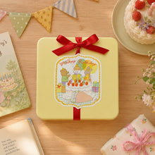 画像をギャラリービューアに読み込む, クッキー缶/きみと季節のとなりに「HappyBirthday」｜Patisserieシュシュ（パティスリーシュシュ）
