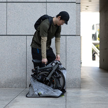 画像をギャラリービューアに読み込む, Bicycle Bag for Brompton with Dyneema®(Gray)｜LIFEWORKPRODUCTS（ライフワークプロダクツ）
